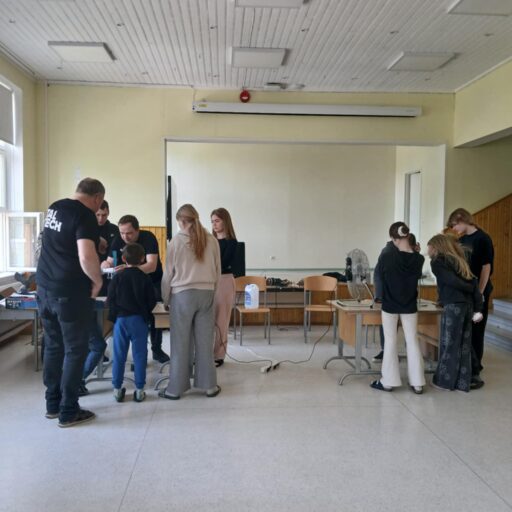 Vormsi lapsed avastasid taastuvenergia saladusi 6. juunil toimus Vormsi Põhikoolis 90-minutiline taastuvenergia...
The post Vormsi lapsed avastasid taastuvenerg